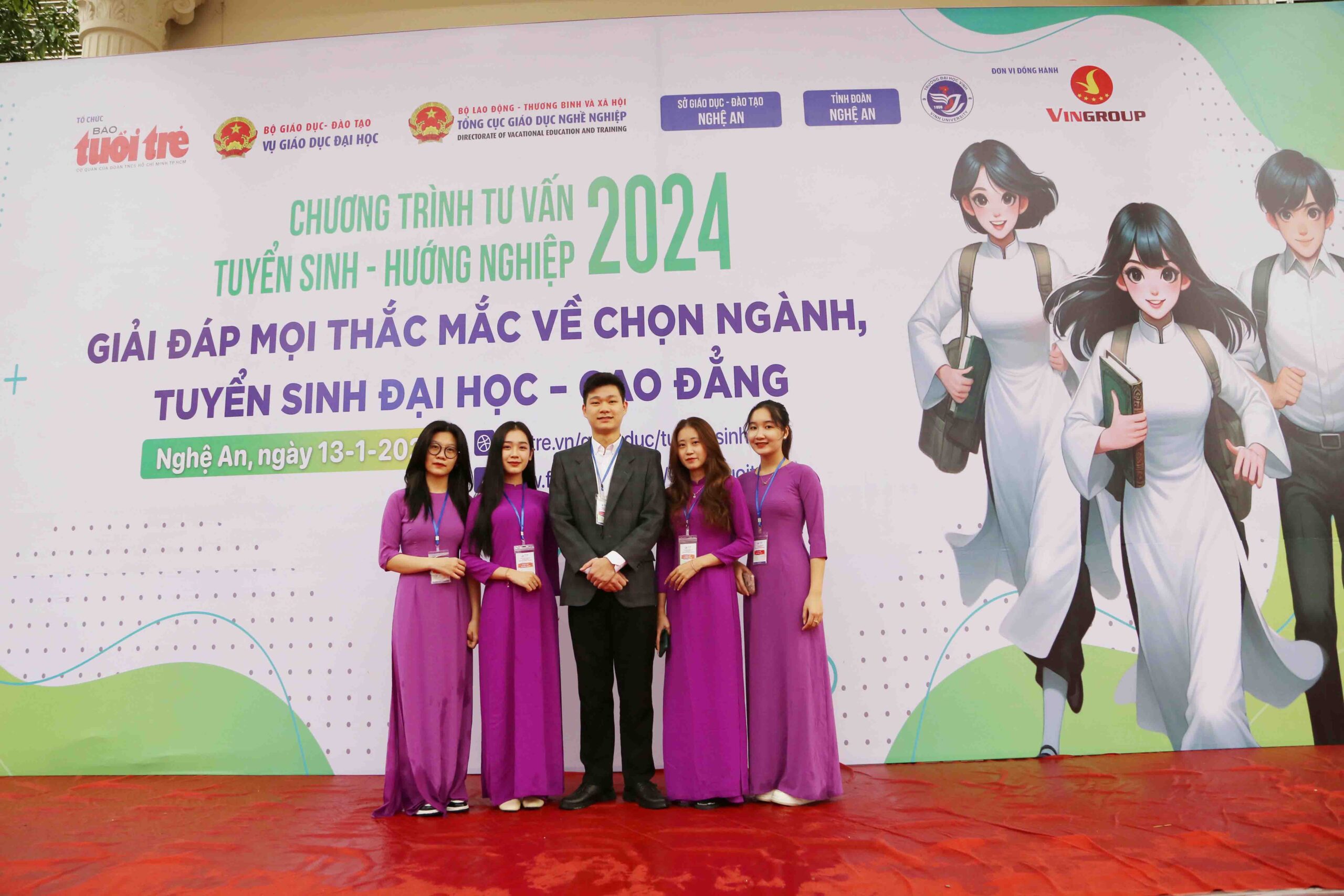 Trường Đại học UTM tư vấn tuyển sinh hướng nghiệp năm 2024 tại Đại học Vinh và Đại học Hồng Đức